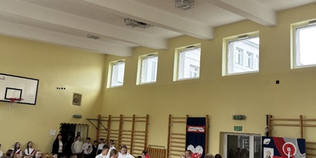 Powiększ grafikę: Taniec z szarfami
