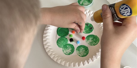 Powiększ grafikę: dzien-kropki-639267.jpg