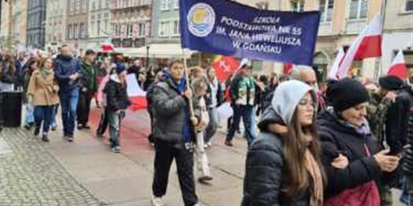 Powiększ grafikę: Parada z okazji Dnia Niepodległości.