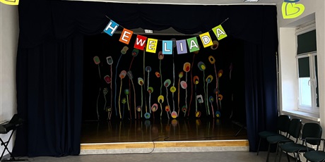 Powiększ grafikę: Fragment szkolnej auli.