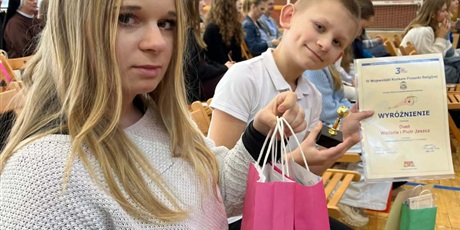 Powiększ grafikę: Reprezentanci Wojewódzkiego Konkurs Piosenki Religijnej