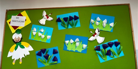 Powiększ grafikę: Prace plastyczne dzieci - wiosenne kwiaty.