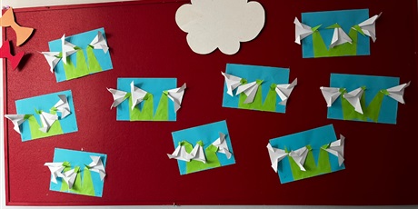 Powiększ grafikę: Prace plastyczne dzieci - wiosenne kwiaty.